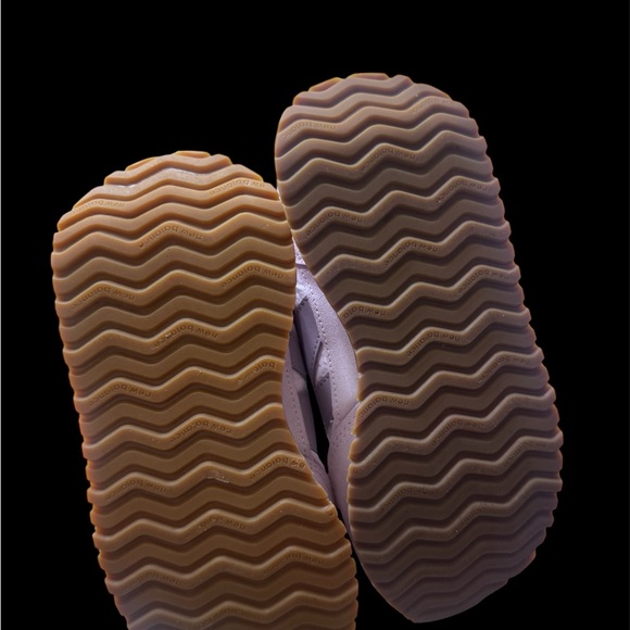 New Balance Women's Light Purple Sneakers - Picture 5 of 7